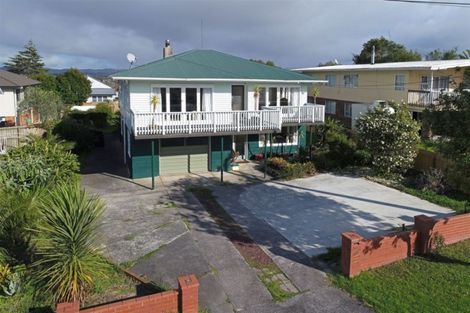 Photo of property in 72 Waimumu Road, Massey, Auckland, 0614