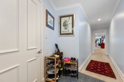 Photo of property in 1c Queen Street, New Plymouth, 4310
