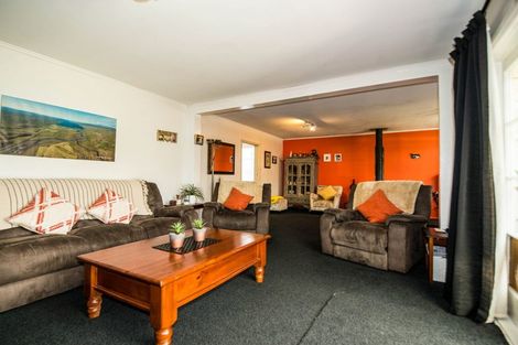 Photo of property in 25 Ward Street, Raetihi, 4632