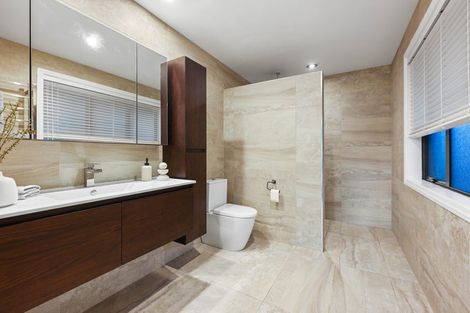 Photo of property in 2 Stonebridge Road, Temple View, Hamilton, 3289