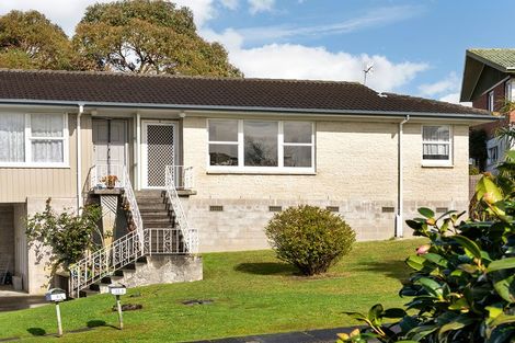 Photo of property in 32 Rosewarne Crescent, Glendene, Auckland, 0602