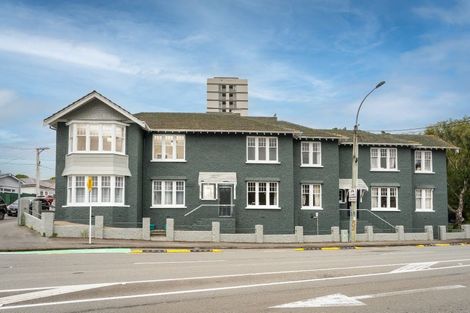 Photo of property in Pukehinau Flats, 4/1 Brooklyn Road, Mount Cook, Wellington, 6011