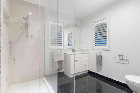 Photo of property in 24a Alexander Street, Cockle Bay, Auckland, 2014