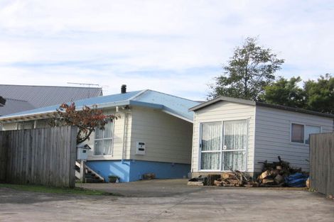 Photo of property in 2/9 Kirklow Place, Goodwood Heights, Auckland, 2105