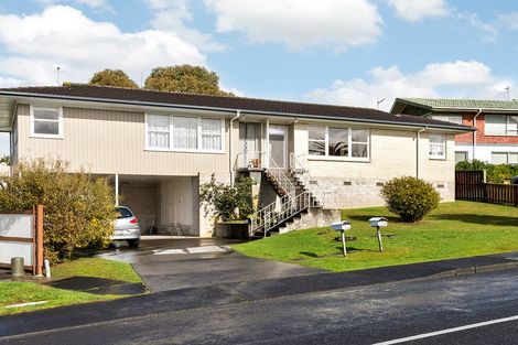 Photo of property in 32 Rosewarne Crescent, Glendene, Auckland, 0602