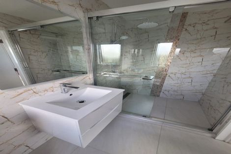 Photo of property in 23 Riverglade Parkway, Te Atatu South, Auckland, 0610