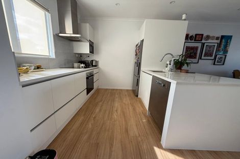 Photo of property in 8 Kitea Place, Mangere, Auckland, 2022