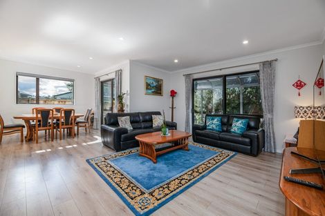 Photo of property in 73a Granville Drive, Massey, Auckland, 0614