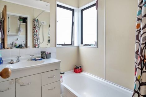 Photo of property in 1/136 Bradbury Road, Botany Downs, Auckland, 2010