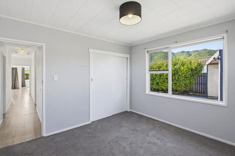 Photo of property in 32 Sylvan Avenue, Waikanae, 5036
