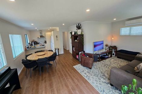 Photo of property in 21 Robinia Place, Snells Beach, 0920