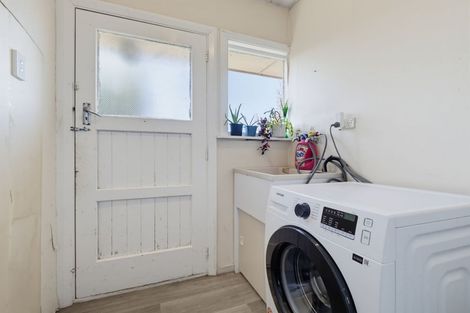 Photo of property in 42 Daniels Road, Redwood, Christchurch, 8051