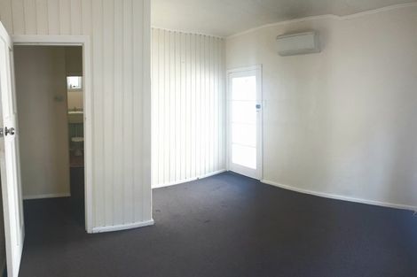Photo of property in 115-117 Shakespeare Road, Bluff Hill, Napier, 4110