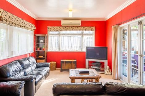 Photo of property in 12 Carlisle Street, Levin, 5510