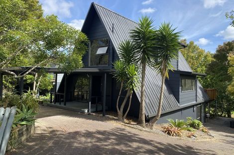 Photo of property in 40 Gledstane Road, Stanmore Bay, Whangaparaoa, 0932