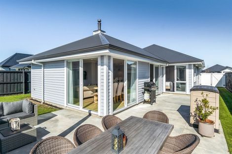 Photo of property in 15 Northmoor Boulevard, Rolleston, 7615