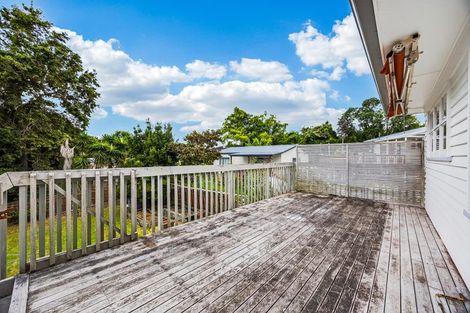 Photo of property in 49 Tiroroa Avenue, Te Atatu South, Auckland, 0610