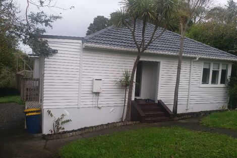 Photo of property in 1a Trojan Crescent, New Lynn, Auckland, 0600
