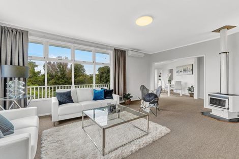 Photo of property in 180a Old Titirangi Road, New Lynn, Auckland, 0600
