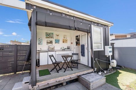 Photo of property in 14 Mermaid Place, Whitianga, 3510