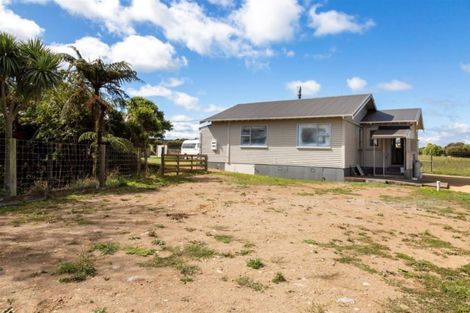 Photo of property in 1491 Eltham Road, Kaponga, Hawera, 4679