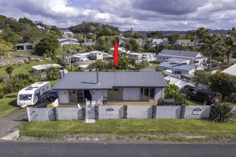 Photo of property in 1 Long Beach Road, Russell, 0202