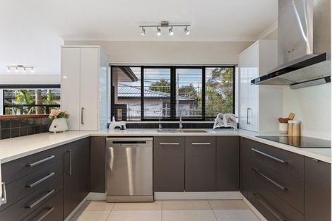 Photo of property in 12b Kimberly Grove, Greenhithe, Auckland, 0632