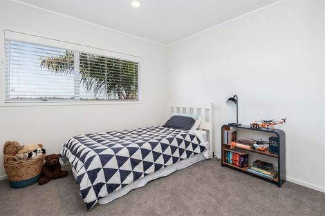 Photo of property in 1/31a Tyrian Close, Half Moon Bay, Auckland, 2012