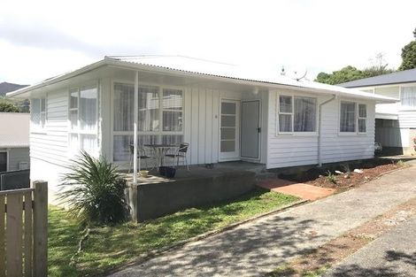 Photo of property in 17 Sunrise Boulevard, Tawa, Wellington, 5028