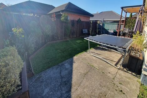 Photo of property in 2/15 Daniels Road, Redwood, Christchurch, 8051