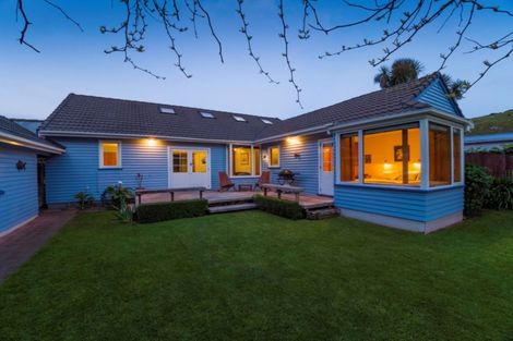 Photo of property in 6 Campbell Street, Sumner, Christchurch, 8081