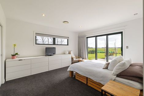 Photo of property in 26 Tula Lane, Kelvin Grove, Palmerston North, 4470