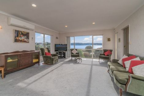 Photo of property in 50a Kiwi Esplanade, Mangere Bridge, Auckland, 2022