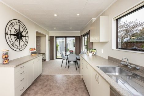 Photo of property in 23 Breadalbane Road, Havelock North, 4130