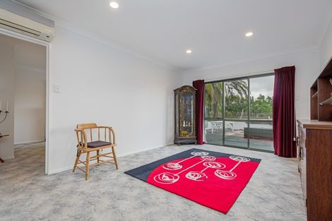 Photo of property in 10 Tui Glen Drive, Levin, 5571