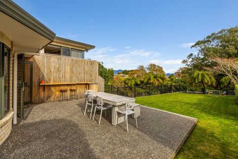 Photo of property in 22 Kinross Drive, Merrilands, New Plymouth, 4312
