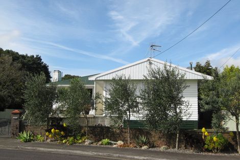 Photo of property in 7 Jenkins Place, Waitara, 4320