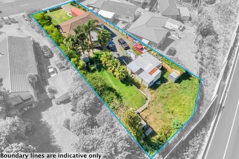 Photo of property in 18 Cedar Heights Avenue, Massey, Auckland, 0614