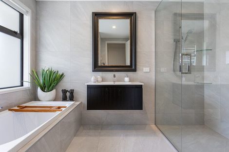 Photo of property in 1 Tupare Place, Highlands Park, New Plymouth, 4312