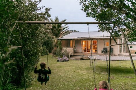 Photo of property in 19 Kapiti Place, Kairakau, Elsthorpe, 4295