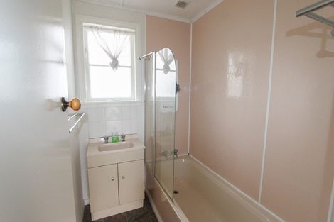 Photo of property in 24 Edward Street, Pahiatua, 4910