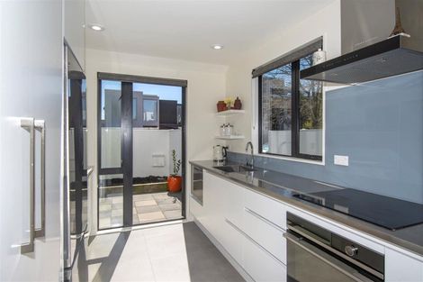 Photo of property in 2 Oakford Close, Riccarton, Christchurch, 8011