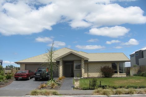 Photo of property in 29 Linkwater Way, Parklands, Christchurch, 8083