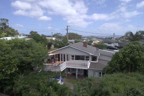 Photo of property in 76 Wade River Road, Stanmore Bay, Whangaparaoa, 0932