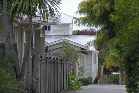 Photo of property in 2/284 Lake Road, Hauraki, Auckland, 0622