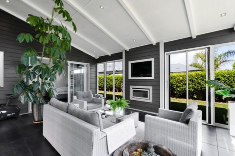 Photo of property in 3 Te Arakete Place, Hurworth, New Plymouth, 4310