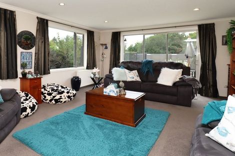 Photo of property in 17 Grove Avenue, Weston, Oamaru, 9401