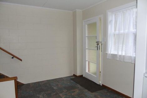 Photo of property in Shakespeare Flats, 8/48 Merton Street, Trentham, Upper Hutt, 5018