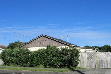 Photo of property in 24 Waimea Road, Waikanae Beach, Waikanae, 5036