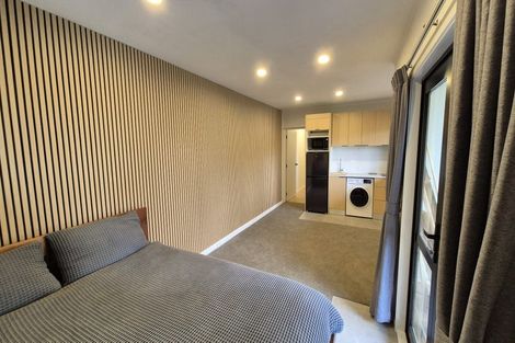 Photo of property in 27 Hebe Place, Birkenhead, Auckland, 0626